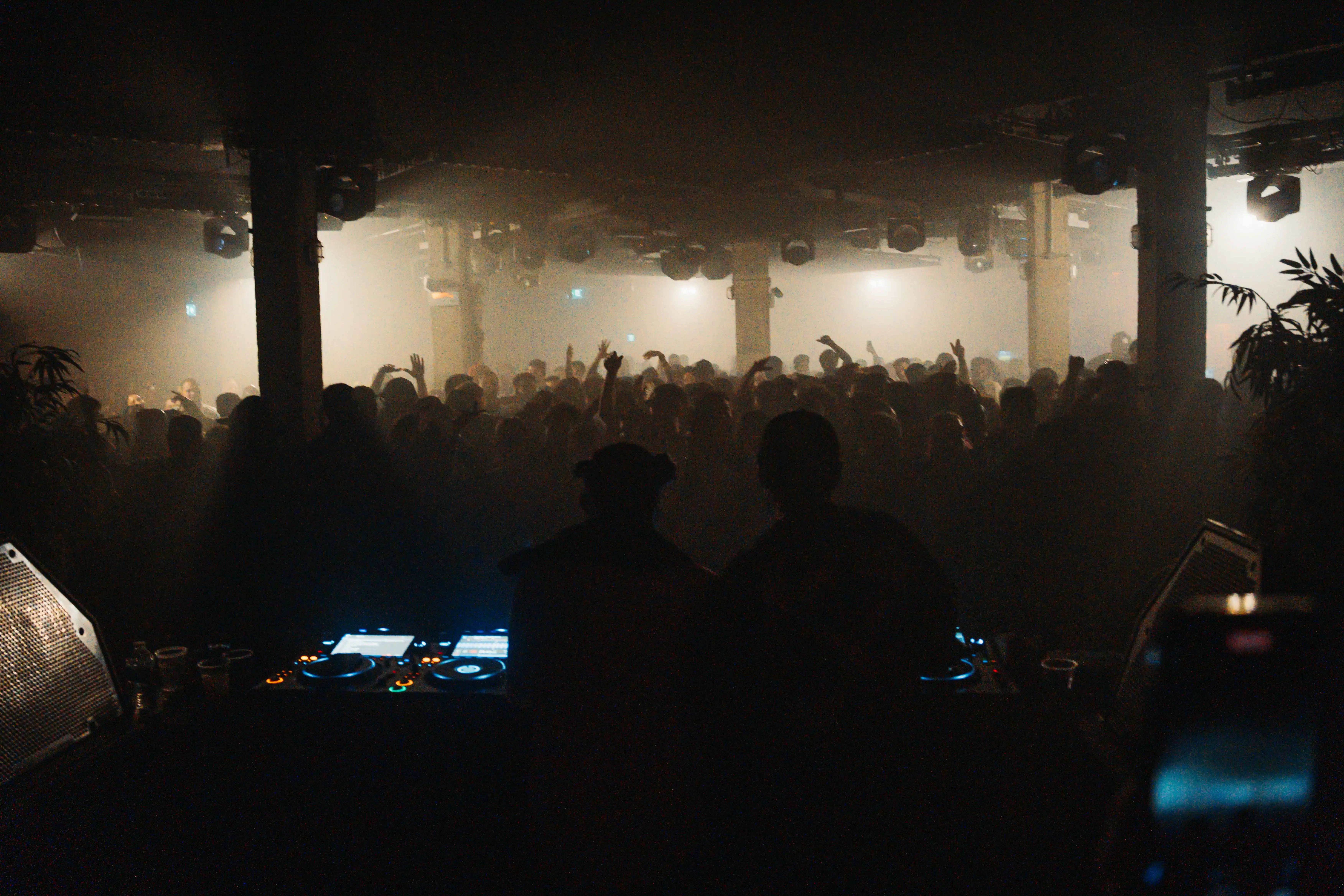 Da Costa Music Background